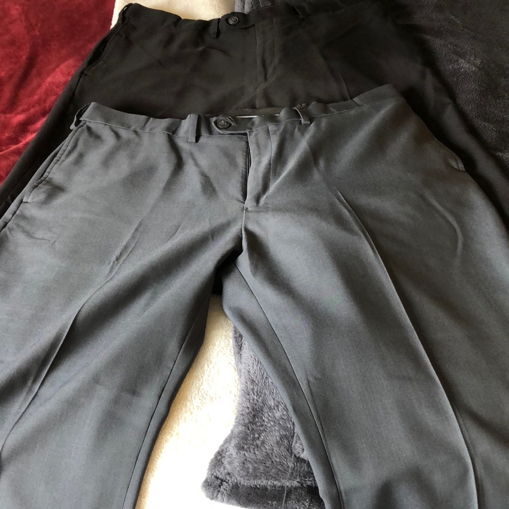 38/30 Haggar classic fit sacks w/expandable waist